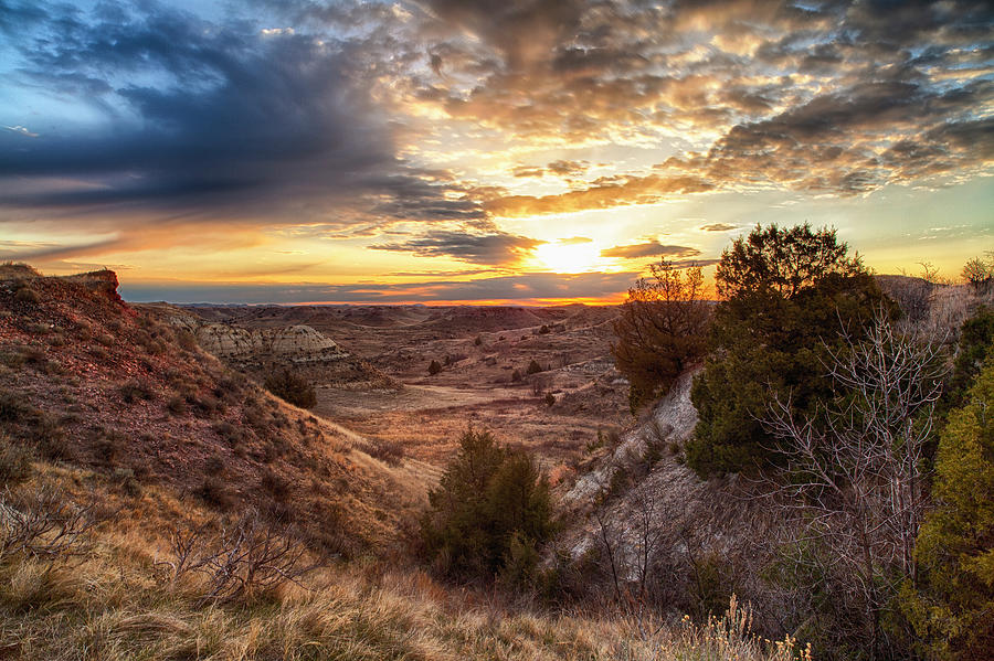 Sunrise in the badlands Photograph by Roxanne Westman