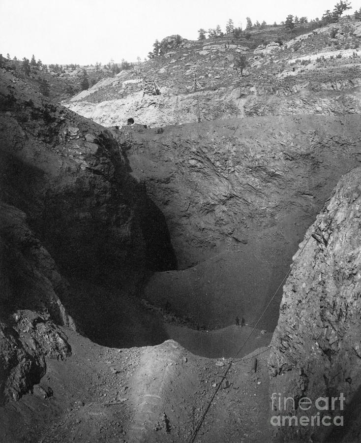 Sunrise Mine, Wyoming, 1907 Photograph by Joseph E Stimson