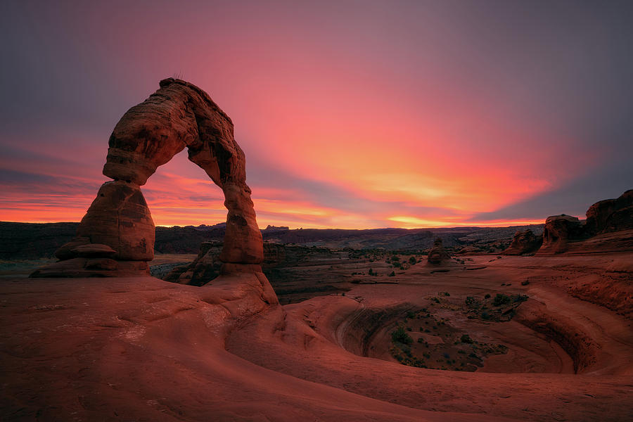 Sunset at Delicate Arch Photograph by Henry w Liu
