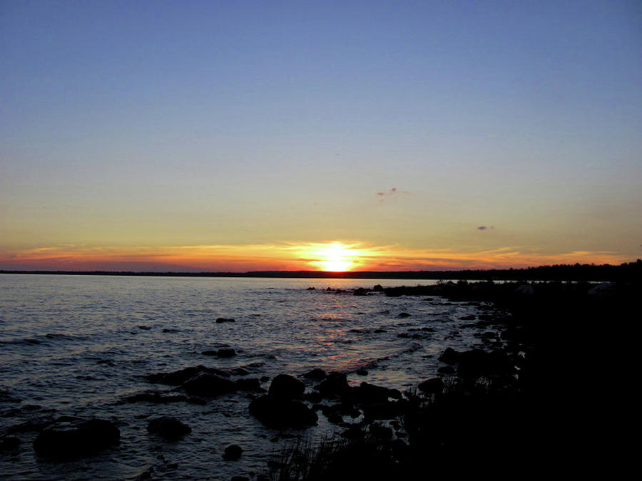 Sunset On Lake Superior Photograph by Edward Theilmann