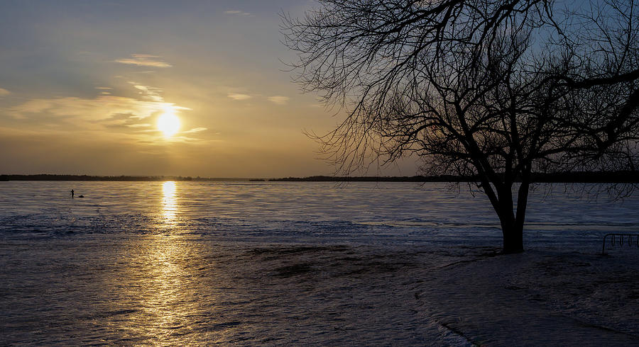 Sunset on the frozen Ottawa River. Photograph by Rob Huntley