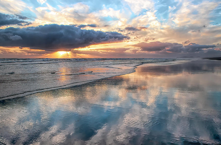Sunset on the Shore Photograph by Wade Aiken