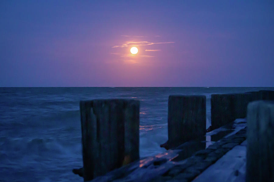 Super Moon over the Atlantic Photograph by Cindy Robinson