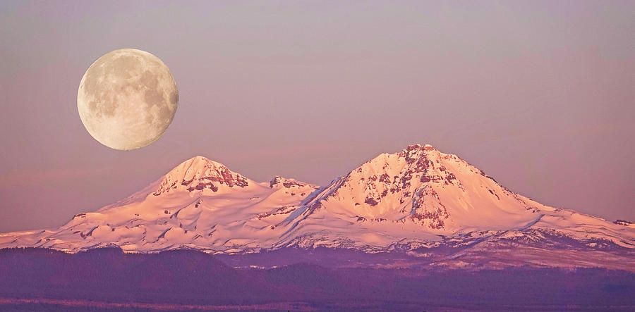 Super Moon Setting in Oregon Photograph by Buddy Mays