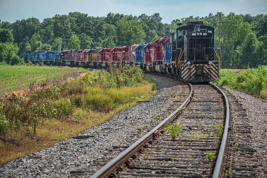 Switcher 1598 Heads Up A String Of Power At Jasonville IN Photograph by Jim Pearson