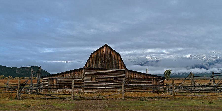 Ta Moulton Barn  Photograph by Gary Langley