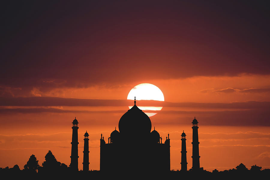 Sunset Photograph - Taj Mahal Sunset by Nila Newsom