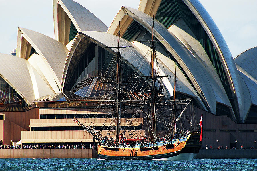 Tall Ship Endeavour and Sydney Opera House. Photograph by Geoff Childs