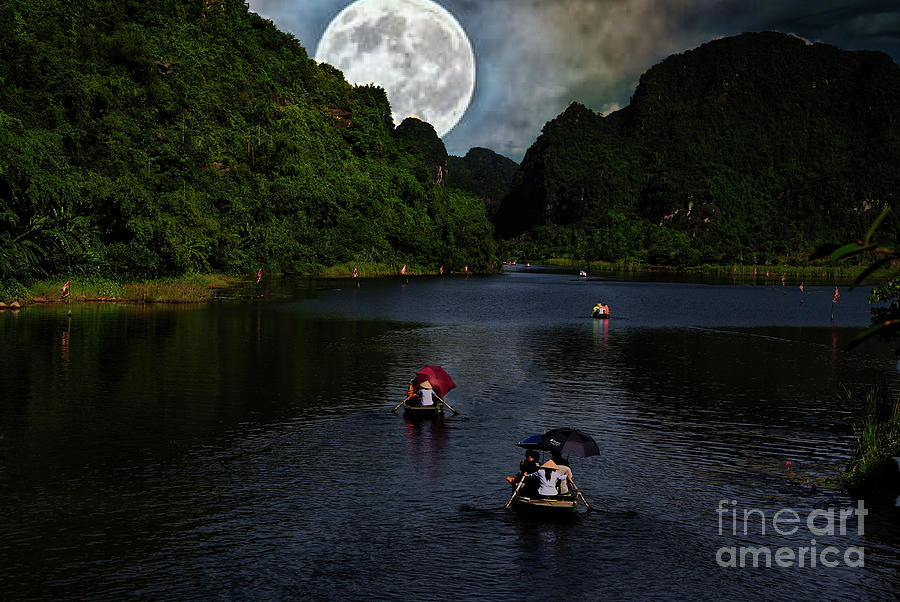 Tam Coc Super Moon Raft Ride River Photograph by Chuck Kuhn
