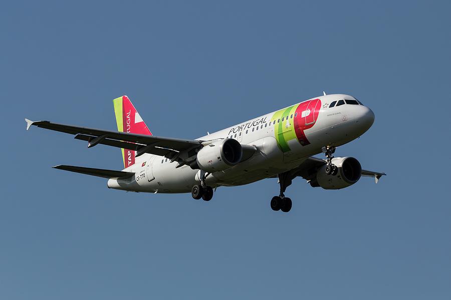 Tap Air Portugal Airbus A319       X2 Photograph