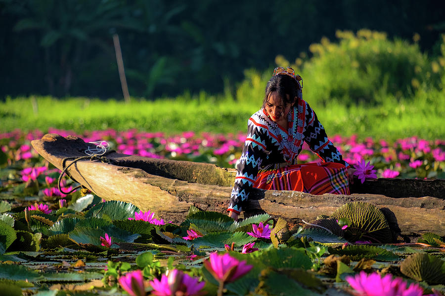 T'boli Lady In Lake Sebu Photograph By Arj Munoz