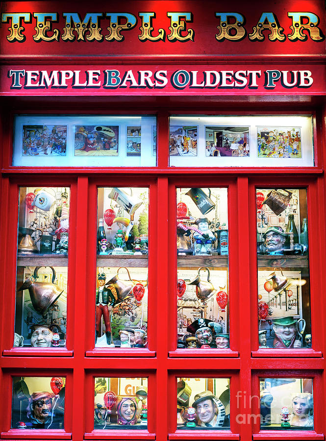 Temple Bars Oldest Pub in Dublin Photograph by John Rizzuto