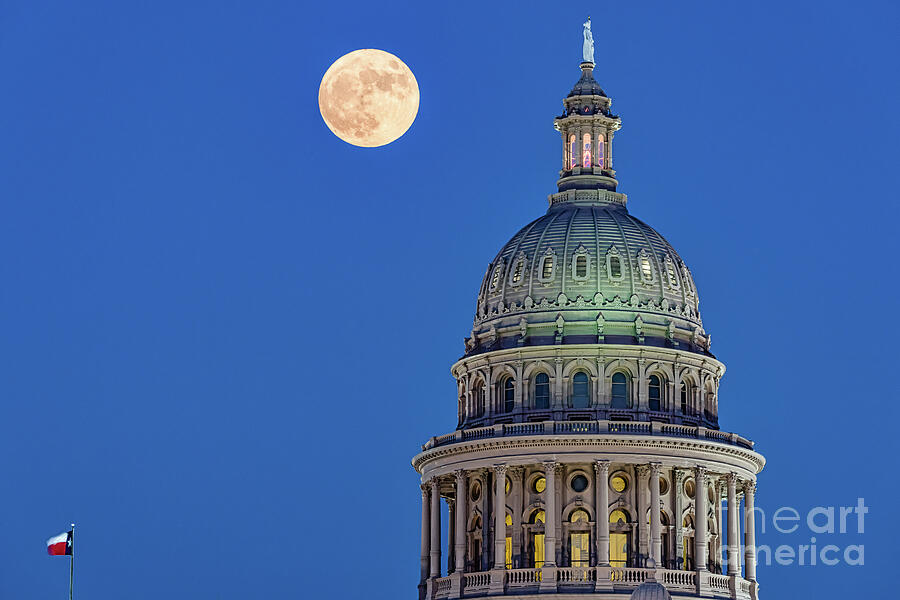 Texas Capitol Dome and Super Moon Photograph by Bee Creek Photography ...