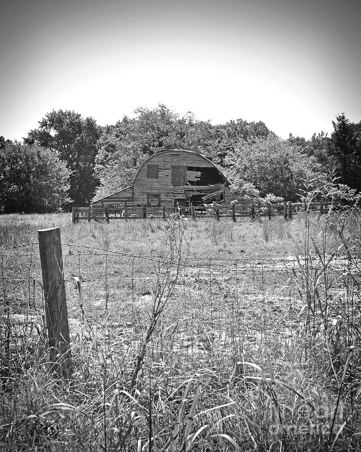 Texas Forgotten - Roadside Country Barn - BW Photograph by Chris Andruskiewicz