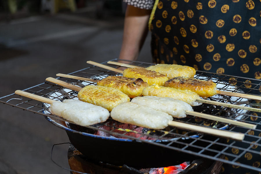 Thai Grilled Sticky Rice (Khao Jee) Photograph by Lifeispixels