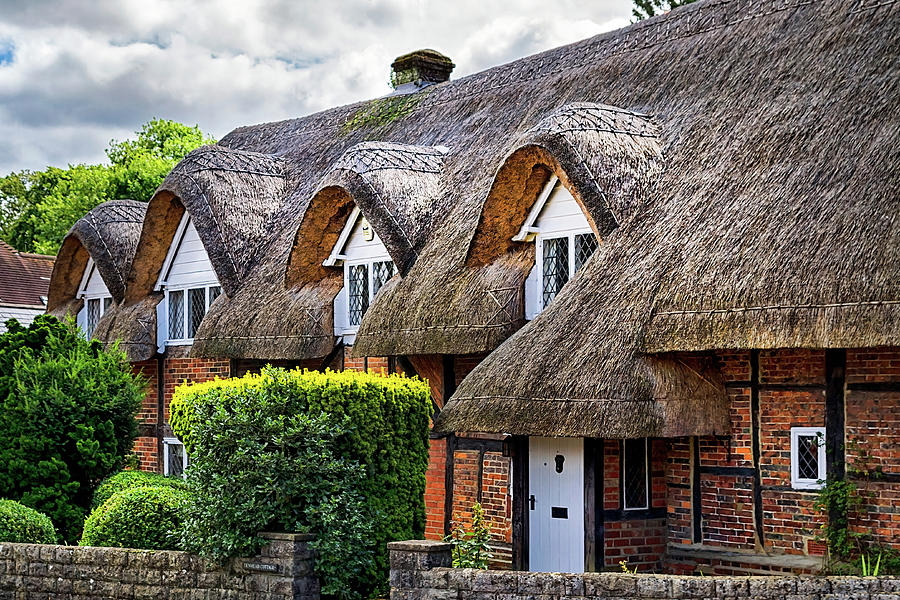 Thatched cottages in Chawton 2 Photograph by Shirley Mitchell
