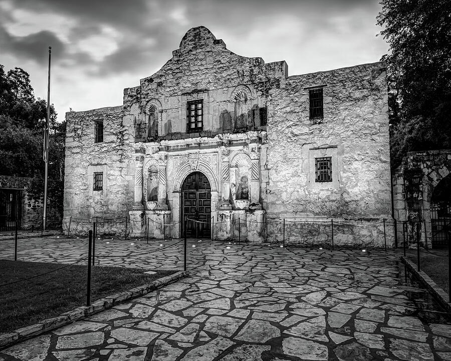 San Antonio Photograph - The Alamo Mission in Black and White - San Antonio Texas by Gregory Ballos