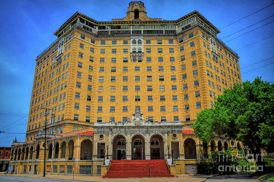 The Baker Hotel in Mineral Wells Photograph by Diana Mary Sharpton