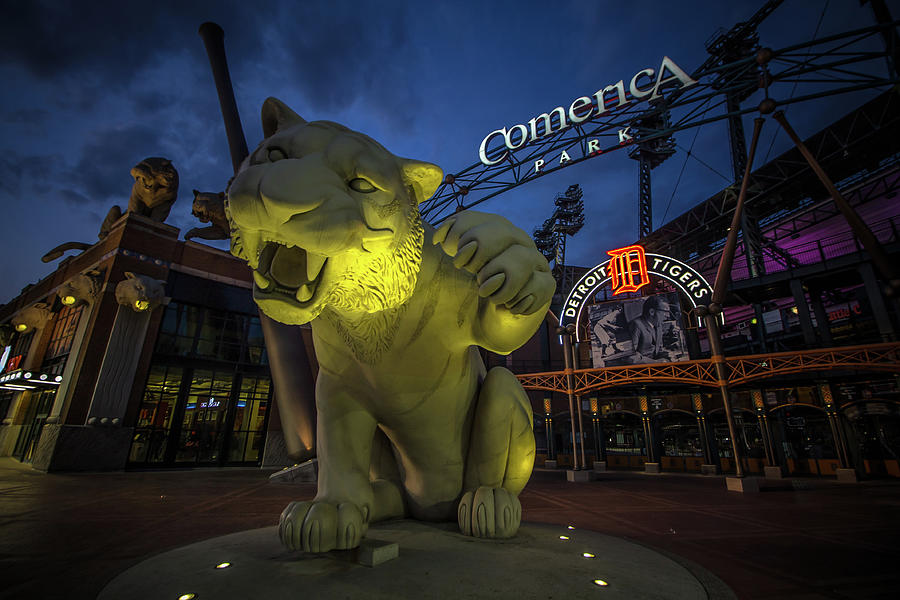 The Big Tiger Statue at dusk Photograph by Jay Smith