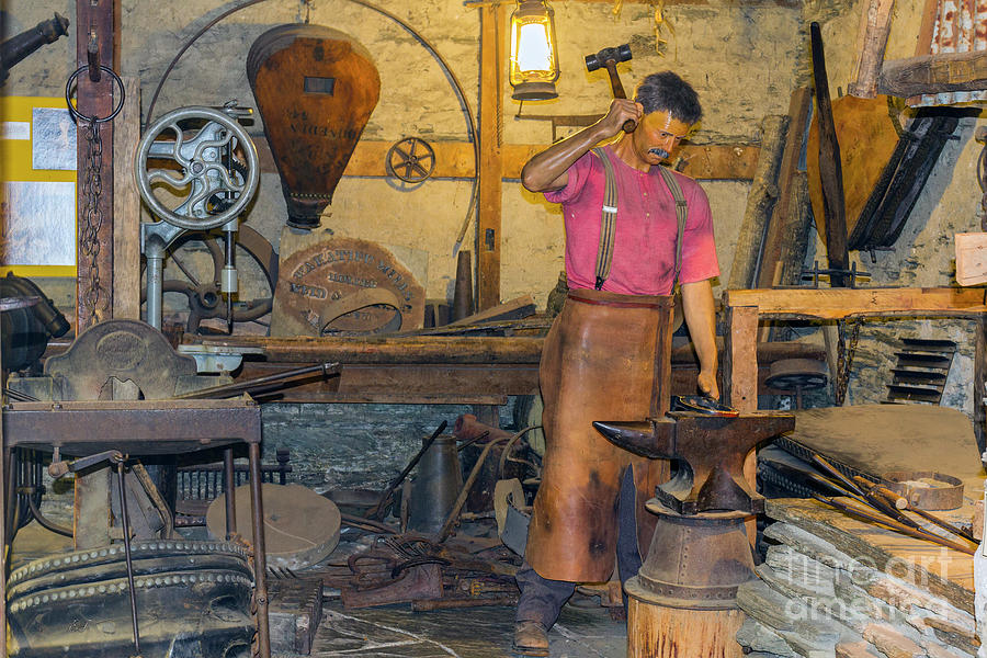 The Blacksmiths Forge Photograph by Elaine Teague