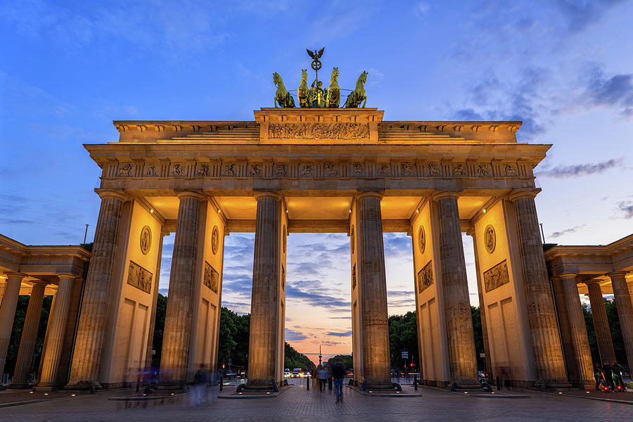 The Brandenburg Gate At Twilight In Berlin Photograph by Artur Bogacki