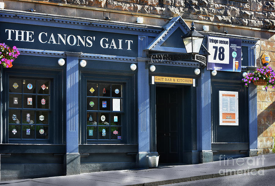The Canons Gait - Edinburgh Photograph by Yvonne Johnstone