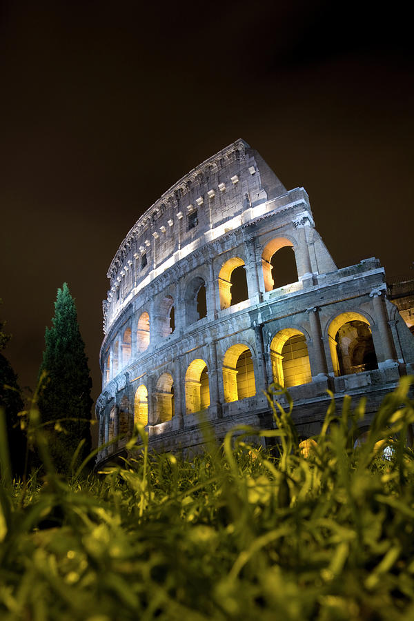 The Colosseum In Rome Photograph by Paul Thompson