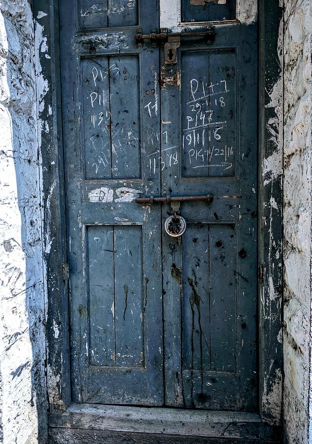 The door Photograph by Pooja Kulkarni - Fine Art America