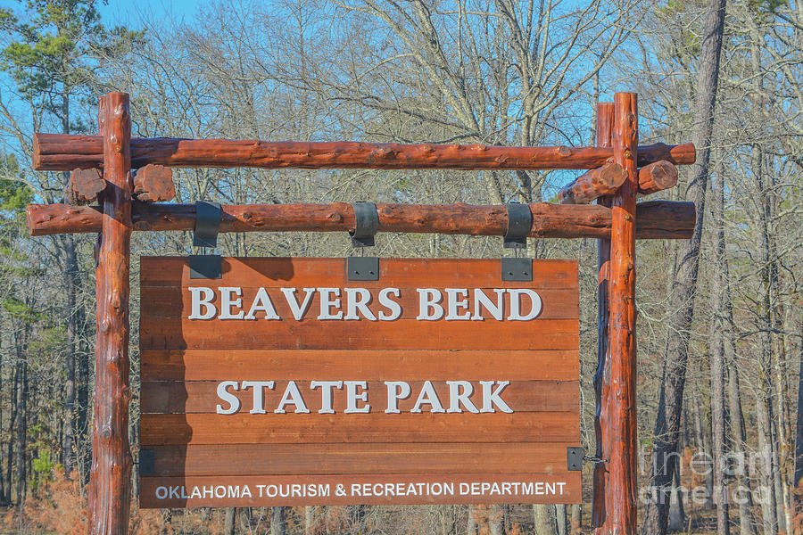 The entry Sign for Beavers Bend State Park in Broken Bow, Oklahoma