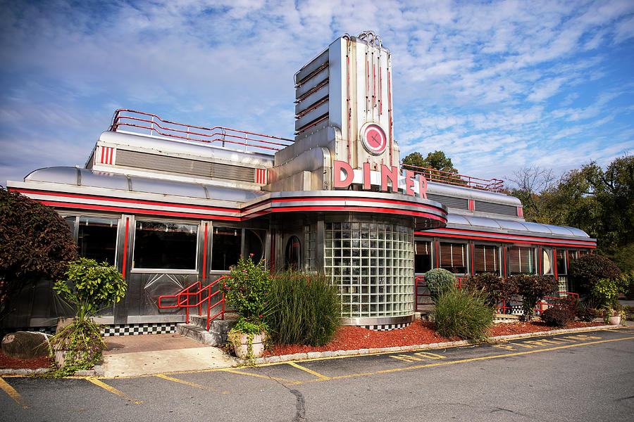 The Eveready Diner in Hyde Park NY Photograph by Harriet Feagin