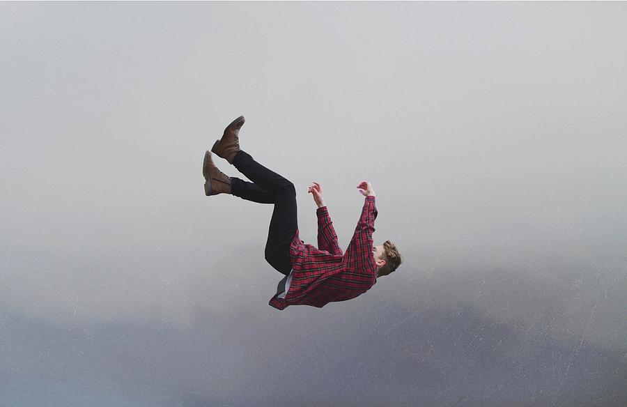 the-falling-man-photograph-by-leonardo-digenio