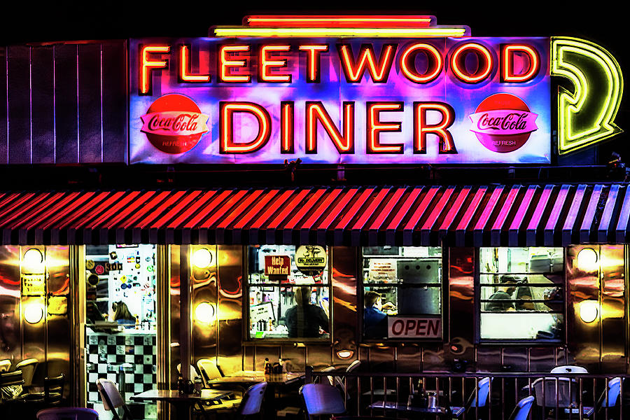 The Fleetwood Photograph by Greg Croasdill