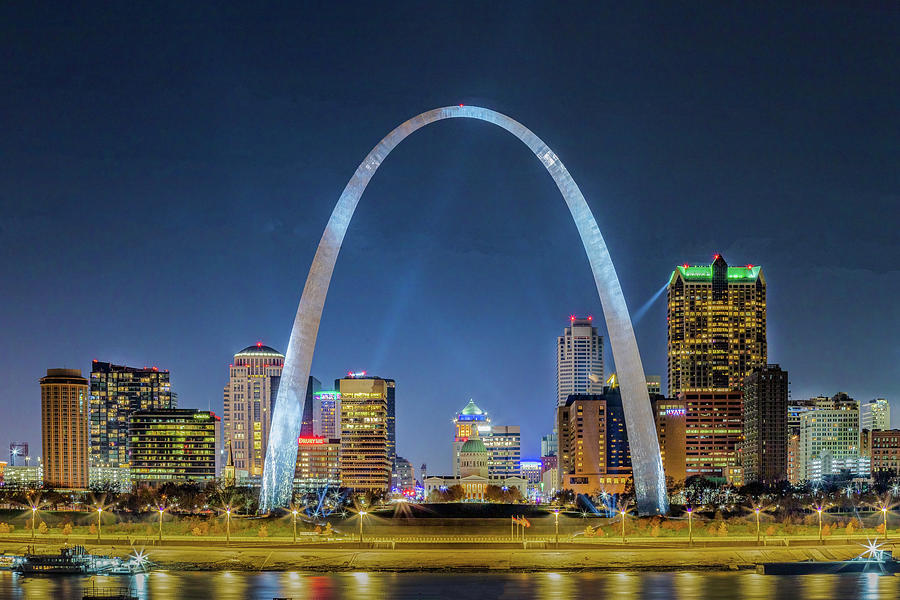 The Gateway Arch Photograph by Rod Best