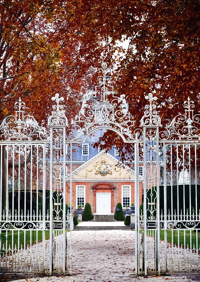 The Governors Palace Autumn Gate Photograph by Rachel Morrison