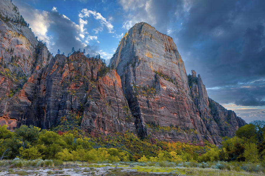 The Great White Throne, Zion National Park Photograph by Jerry Fornarotto