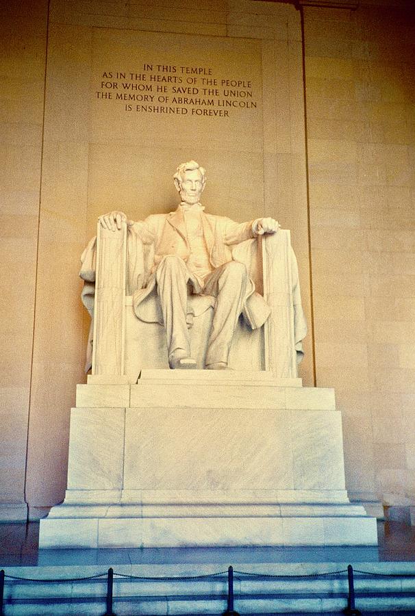 The Lincoln Memorial 1984 Photograph by Gordon James