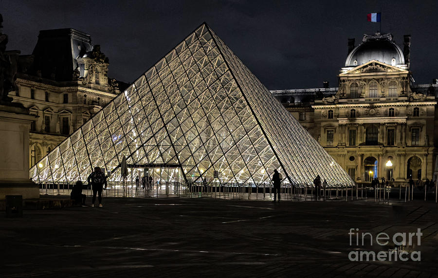 The Louvre Photograph by William Norton