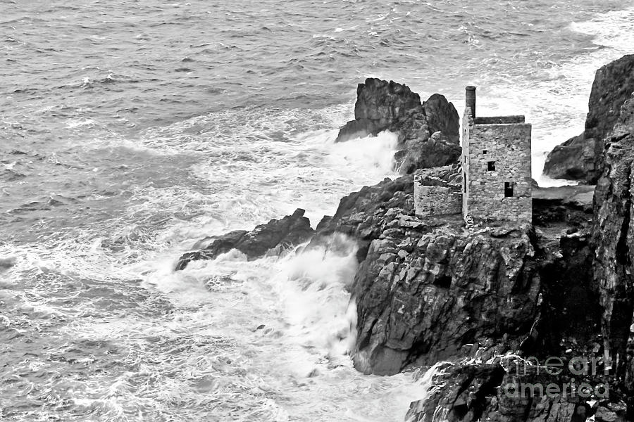 The Lower Engine House Botallack Photograph by Terri Waters