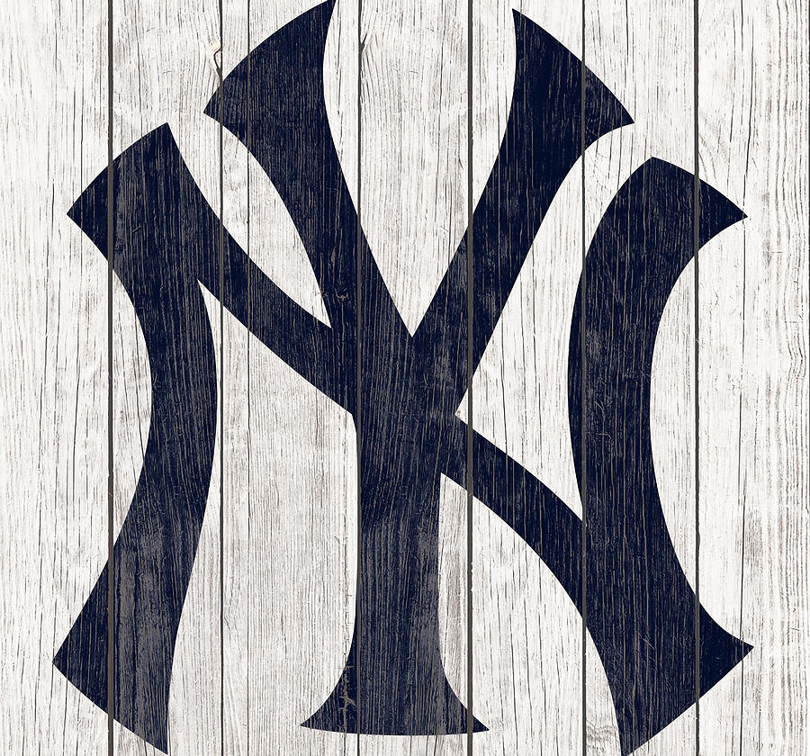 MLB Round Distressed Sign New York Yankees