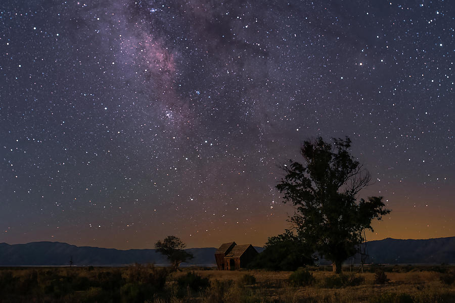 The Old Barn Under the Stars Photograph by Mike Lee