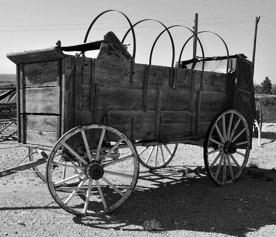 The old wagon Photograph by David Lee Thompson