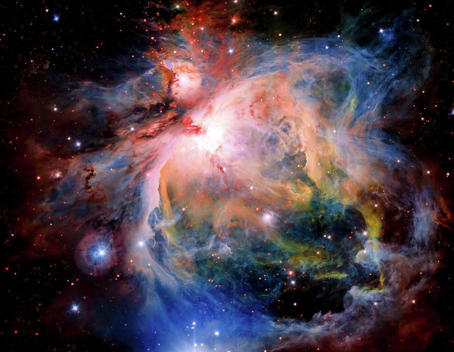 Catalogued as M42, at a distance of 1300 light years, the 