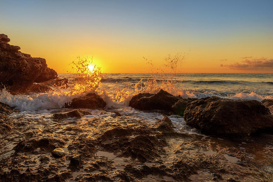 The Oropesa coast of the sea at sunrise by Vicen Photography The Oropesa coast of the sea at sunrise by Vicen Photography