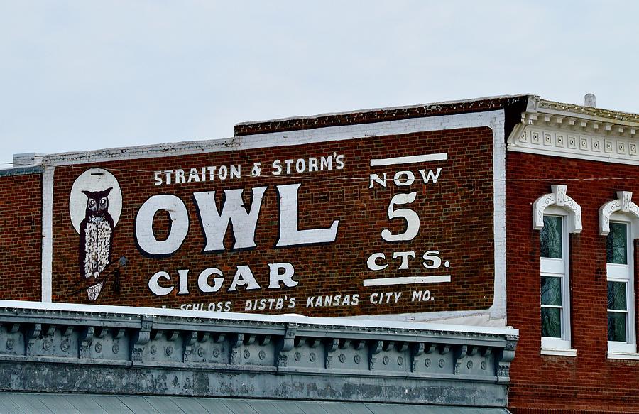 The OWL Cigar Photograph by Warren Thompson