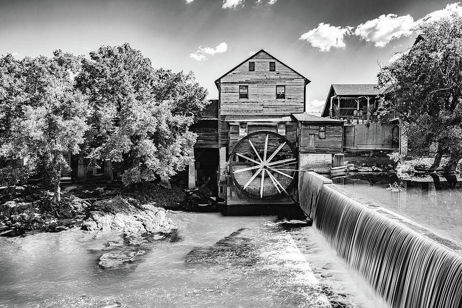 The Pigeon Forge Mill Old Mill Pigeon Forge Tennessee Black And White Photograph by Dave Morgan