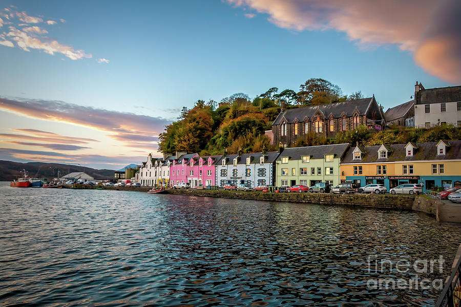 The Pink Guest House Portree Photograph by Elizabeth Dow