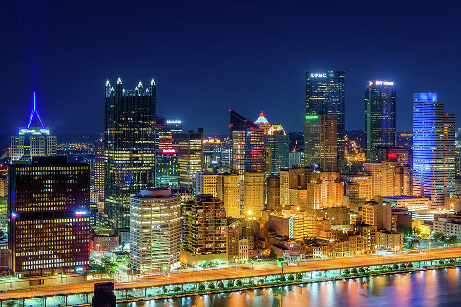 The Pittsburgh Skyline from Mount Washington Photograph by Jon Bilous