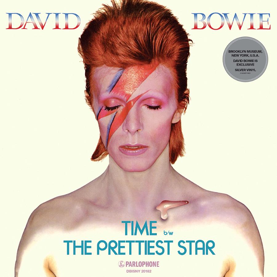 Mug Photograph - The Prettiest Star - David Bowie by Lynette Boreham
