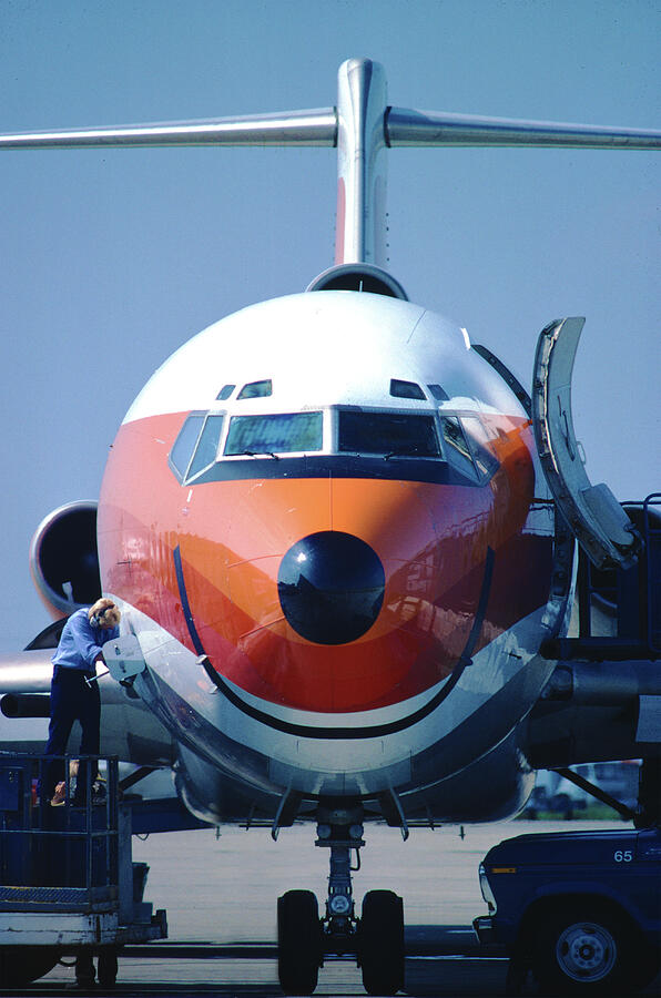 The PSA Smile Boeing 727 Photograph by Erik Simonsen