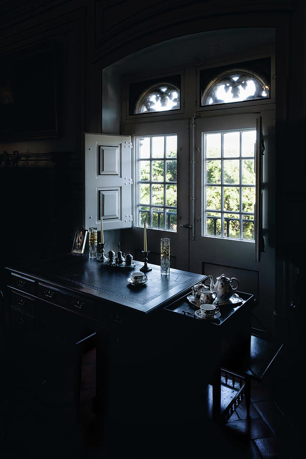 The Queens writing desk Photograph by Micah Offman